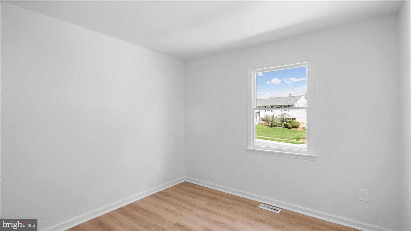 804 Suburbian Road photo 16