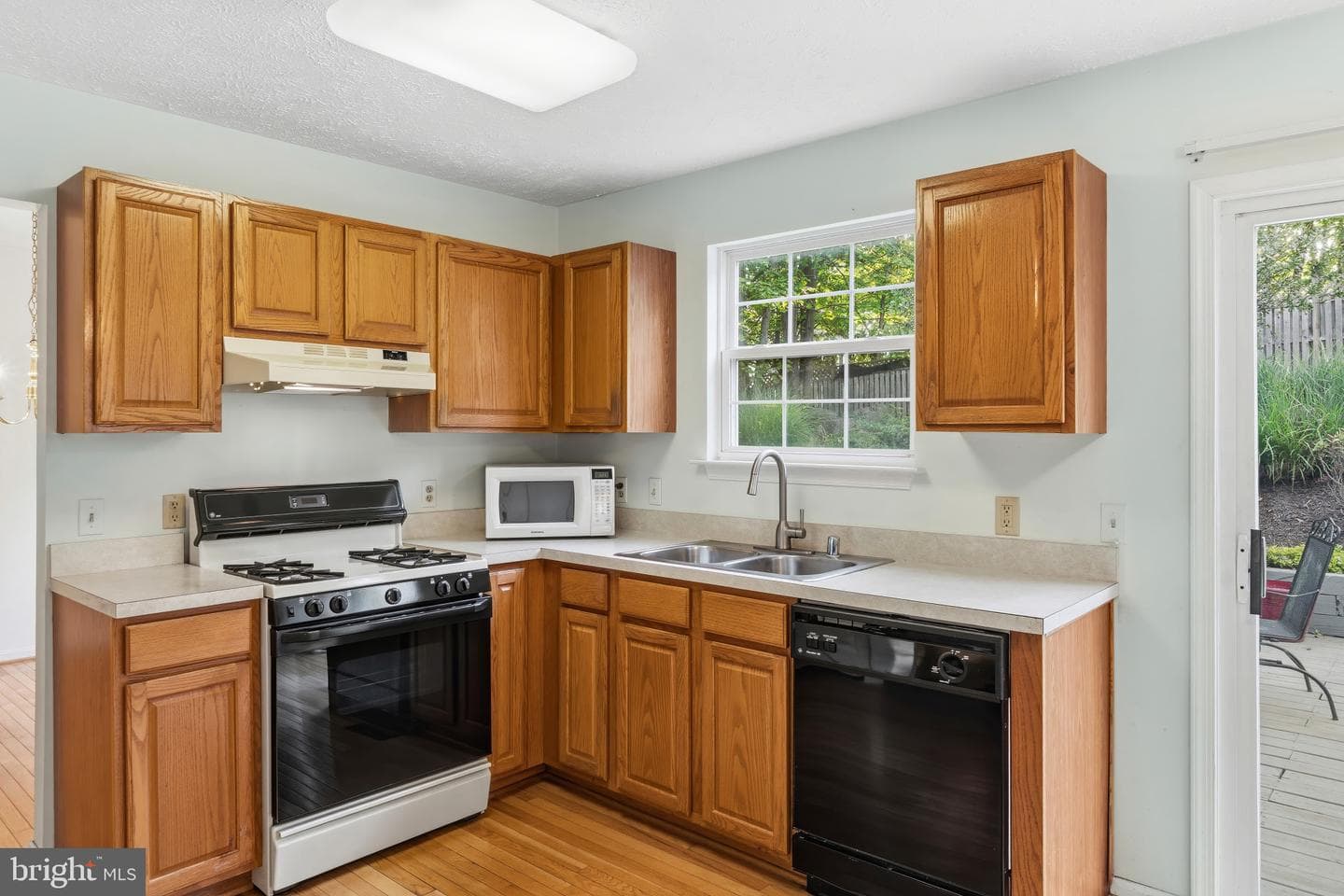2208 Tall Pines Court photo 8