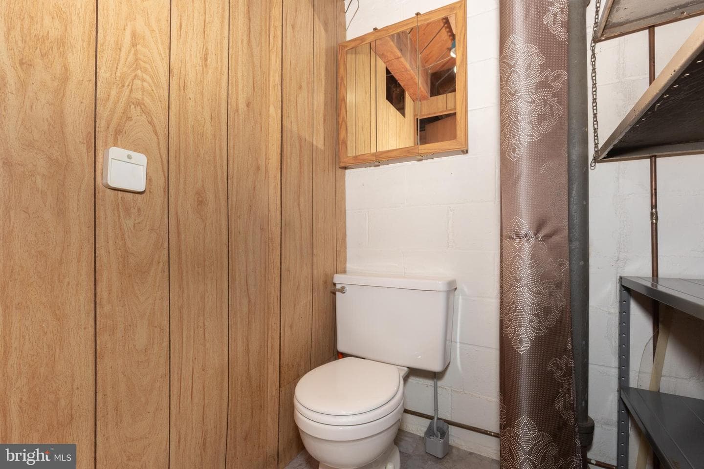 729 Aldworth Road photo 22