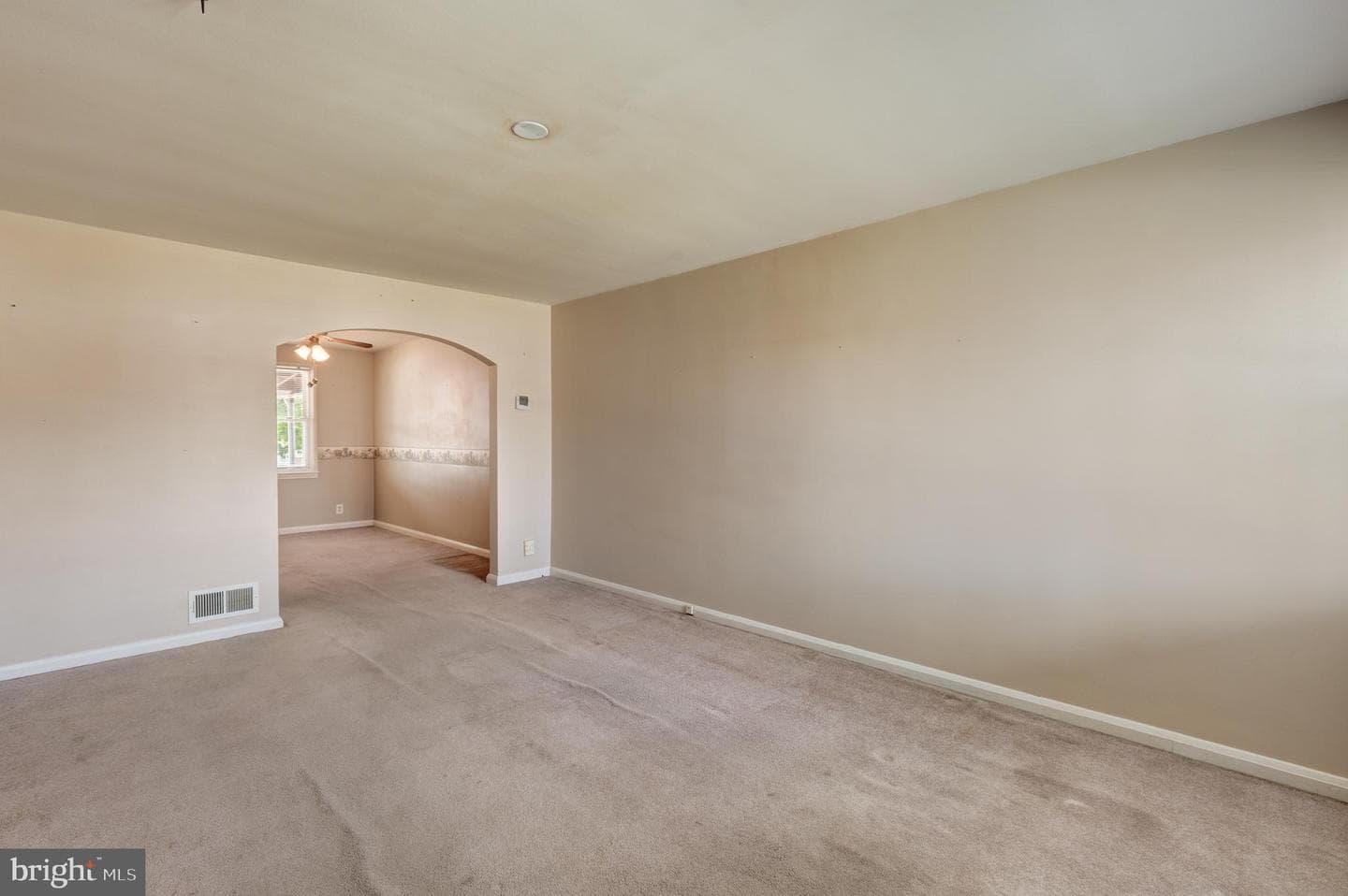 729 Aldworth Road photo 5
