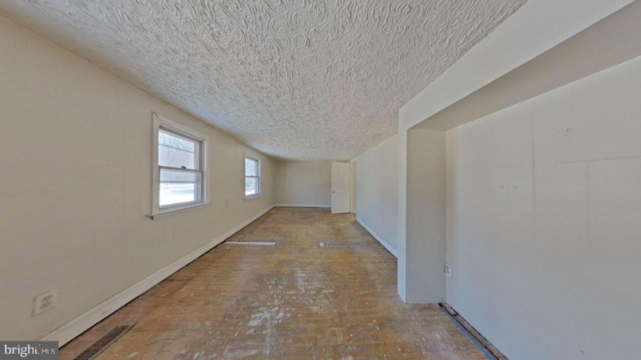 2716 Alderwood Avenue photo 12