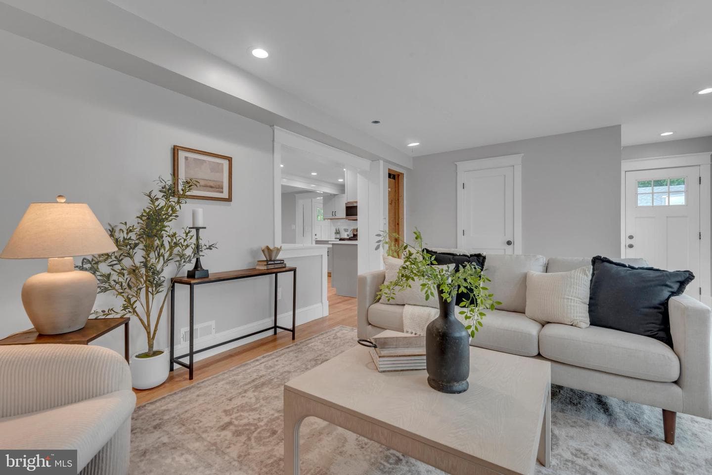 2121 Alvin Avenue photo 11