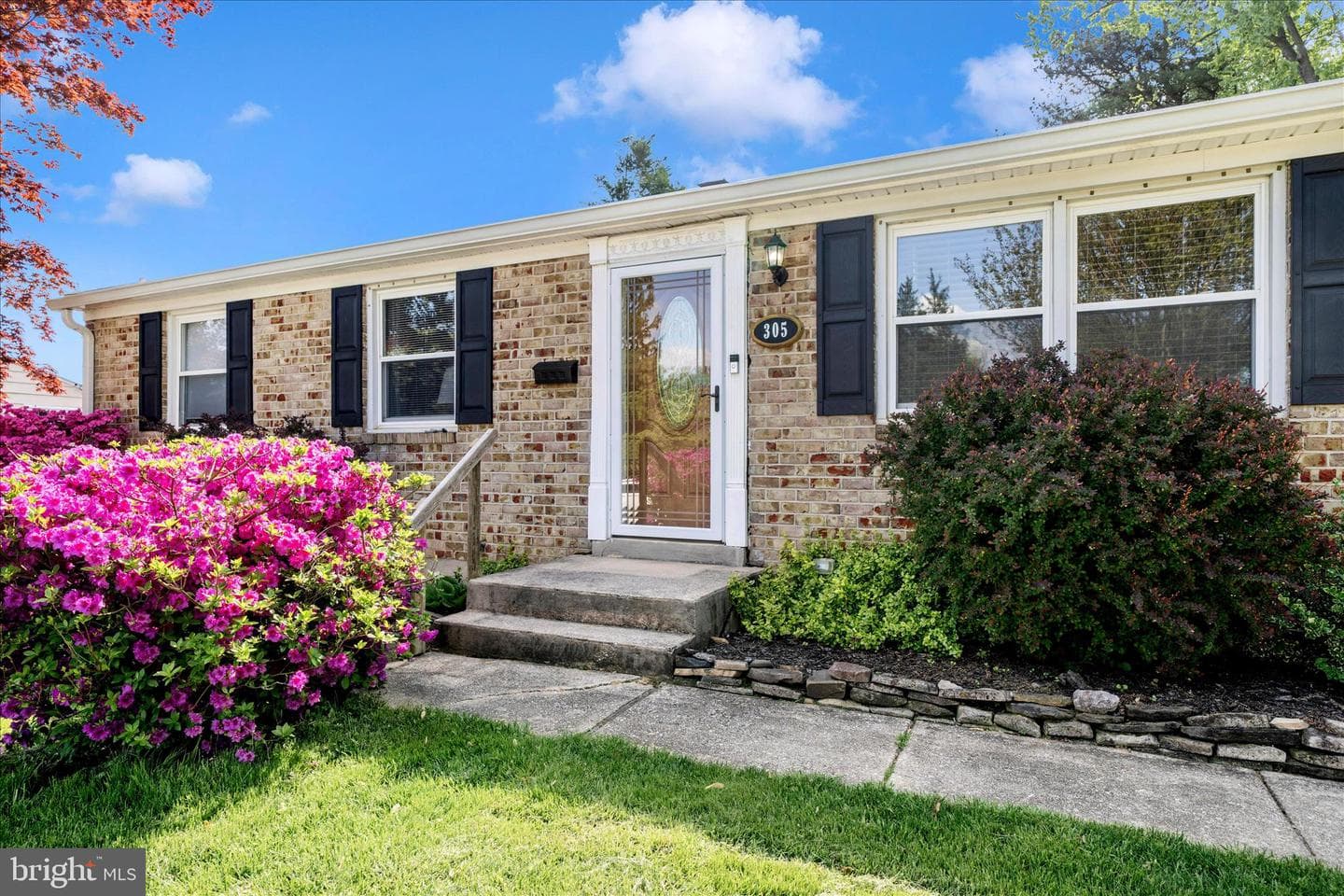 305 Glyndon Drive photo 2