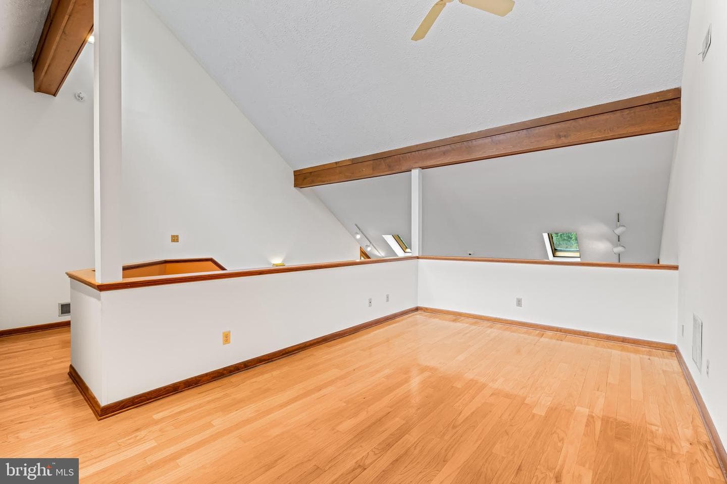 10 Chesterfield Court photo 34