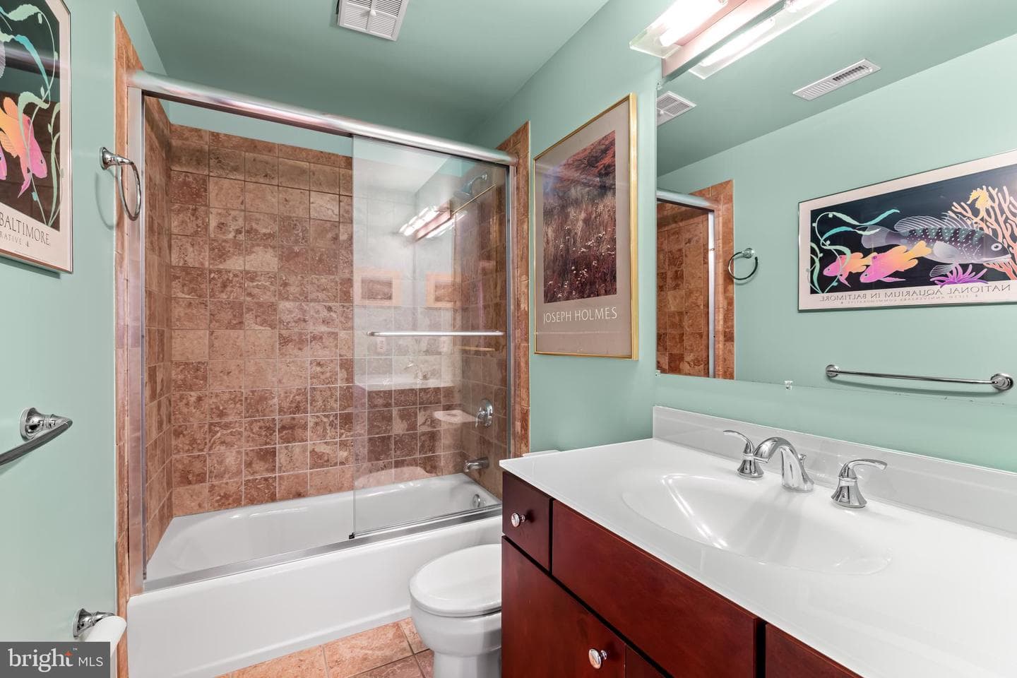 10 Chesterfield Court photo 37