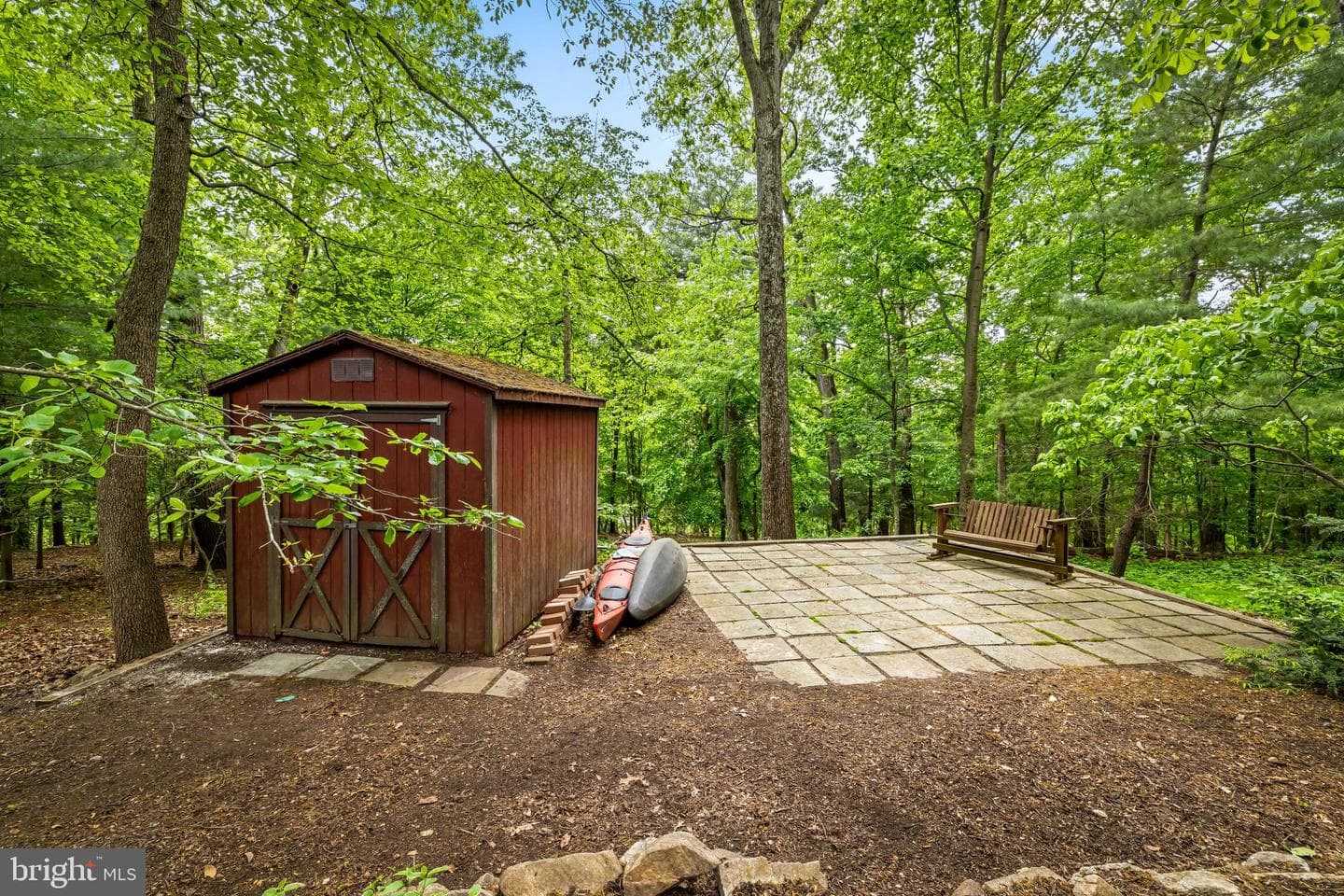 10 Chesterfield Court photo 44