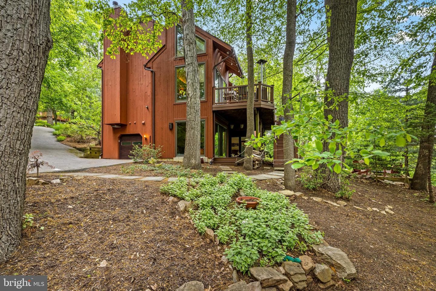 10 Chesterfield Court photo 46