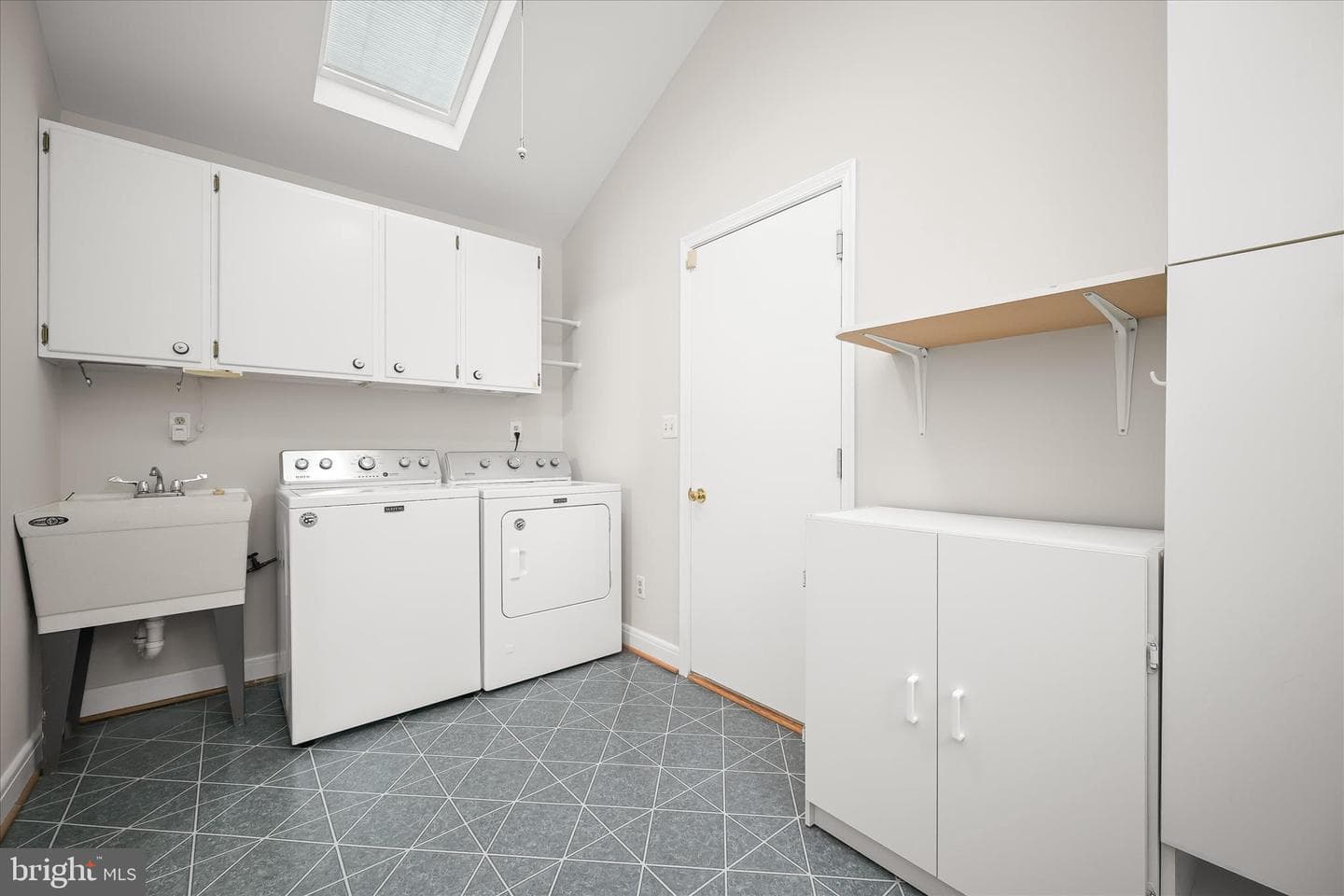 11 Seminole Avenue photo 30