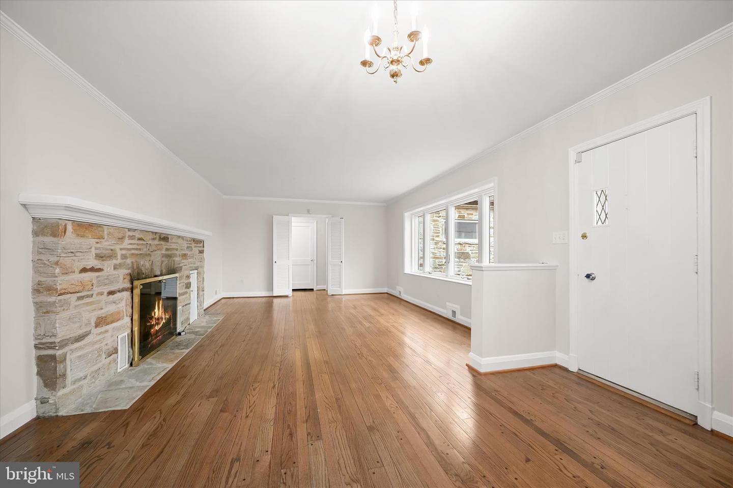 11 Seminole Avenue photo 4