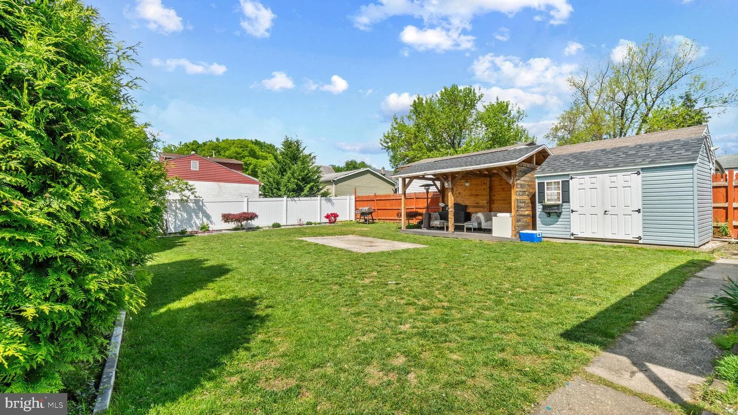 18 N Hawthorne Rd photo 23