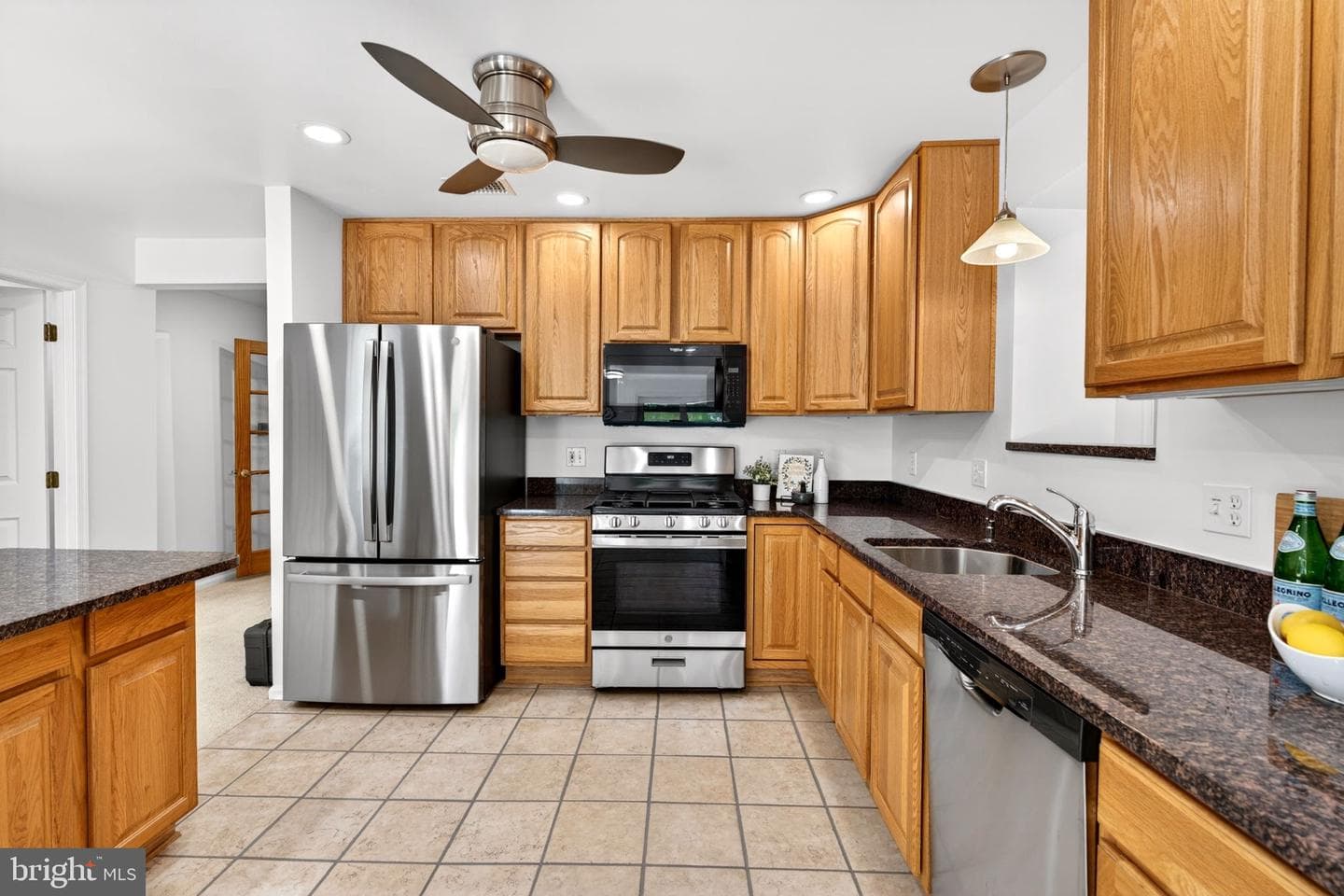 9 Maple Avenue photo 14