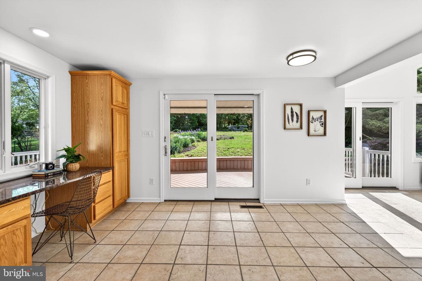 9 Maple Avenue photo 21