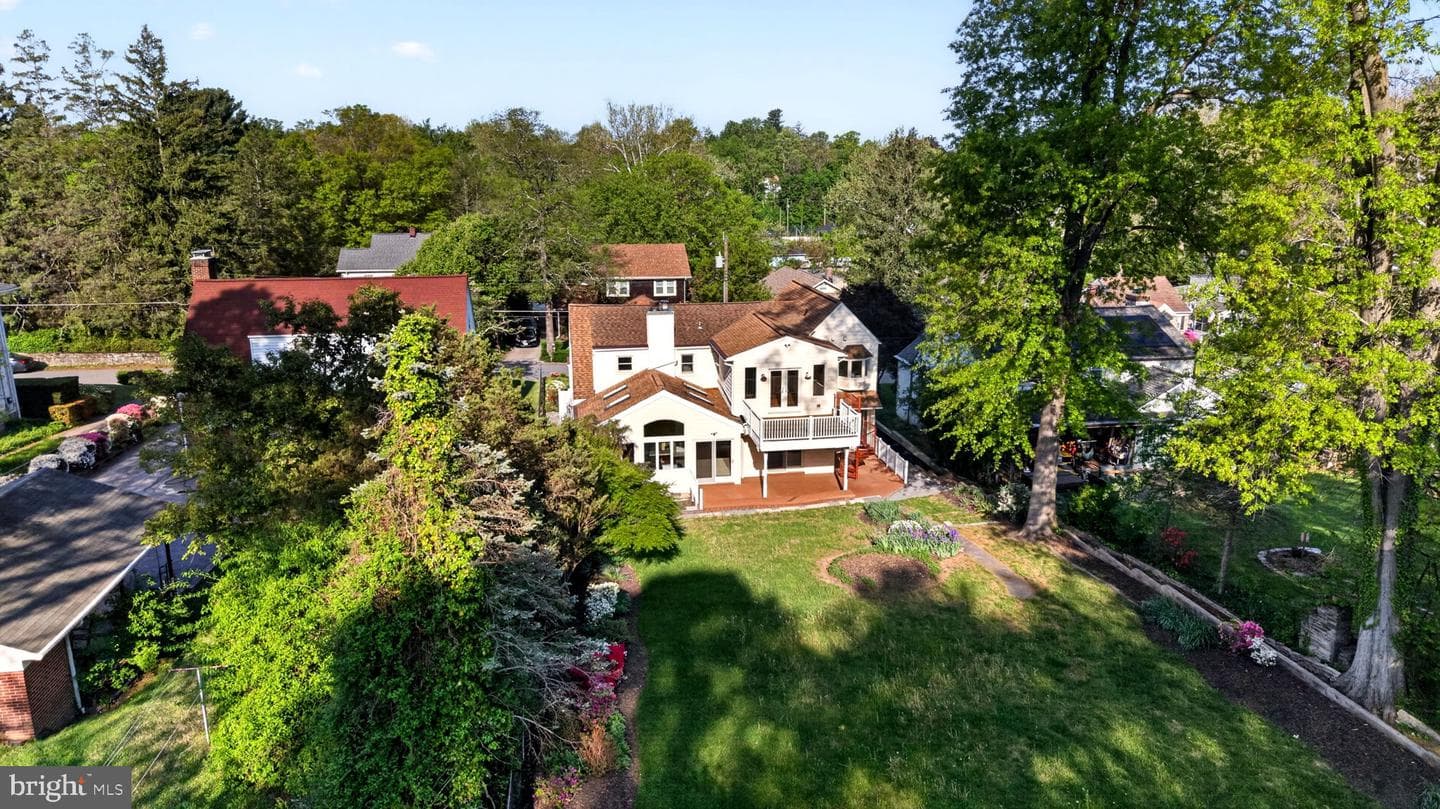 9 Maple Avenue photo 97