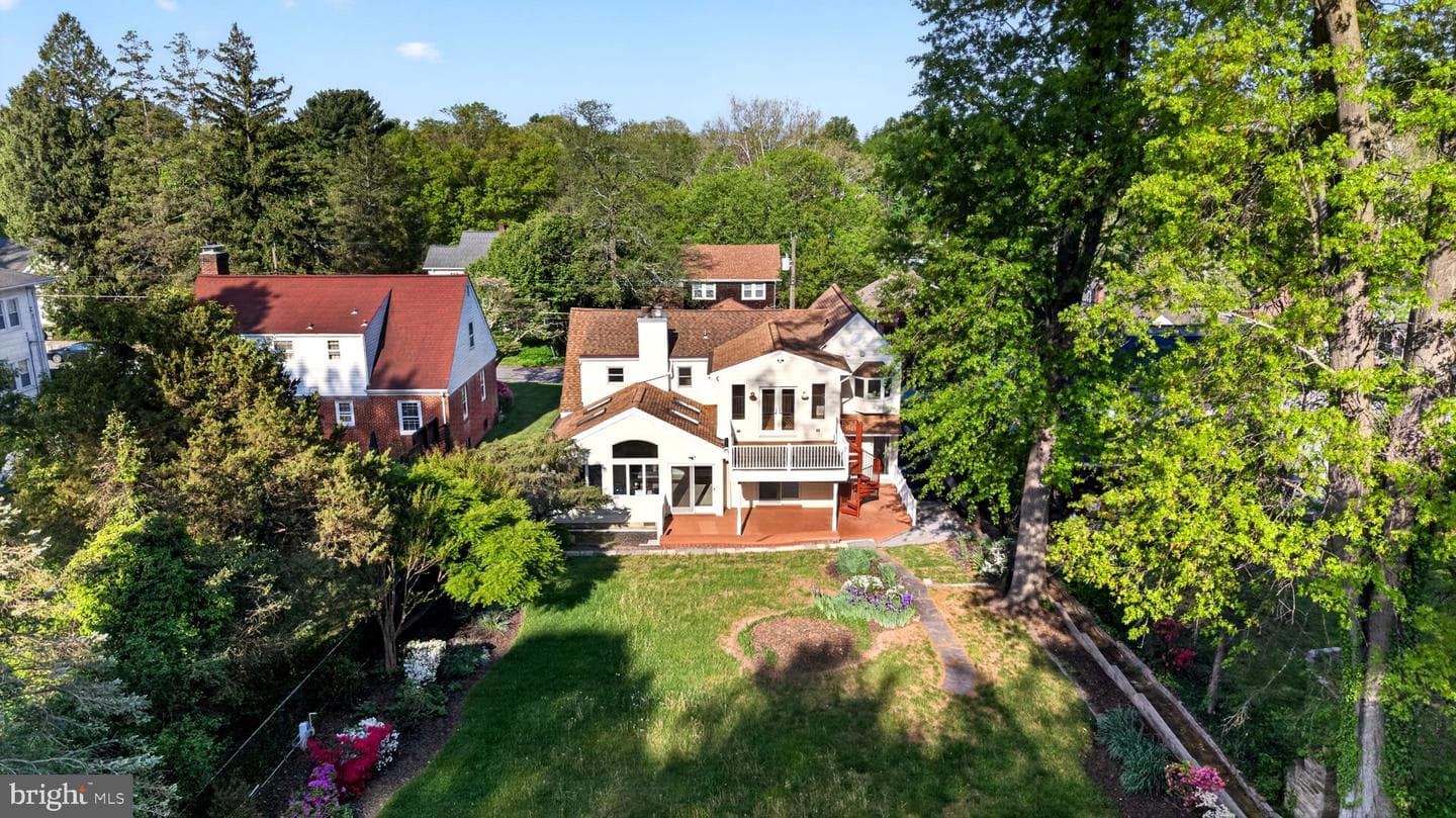 9 Maple Avenue photo 99