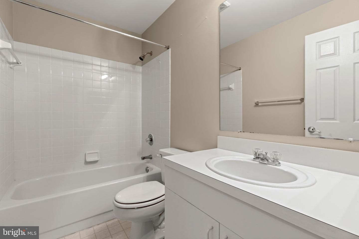 16 Charing Court photo 50