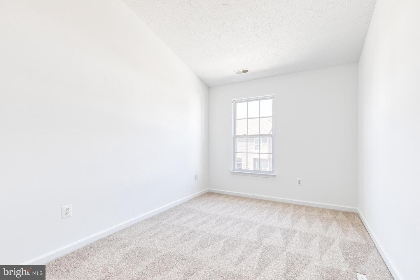 5048 Kemsley Court photo 39