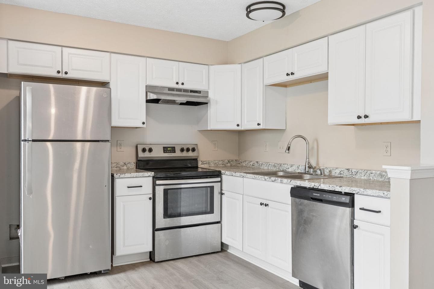 9314 Vanguard Court photo 14