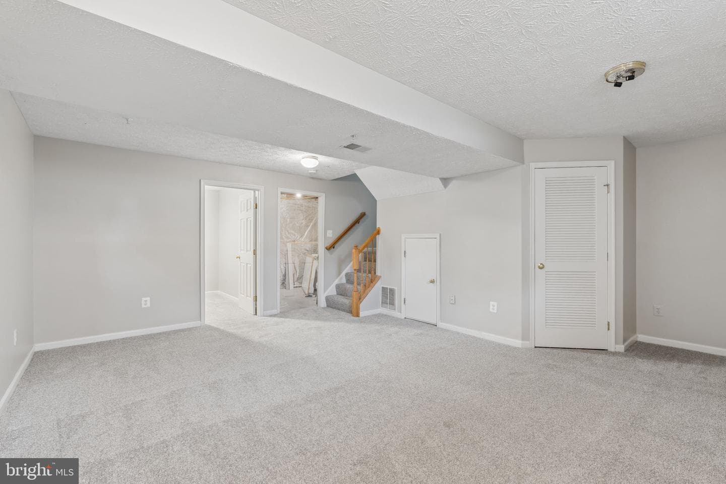 9314 Vanguard Court photo 15