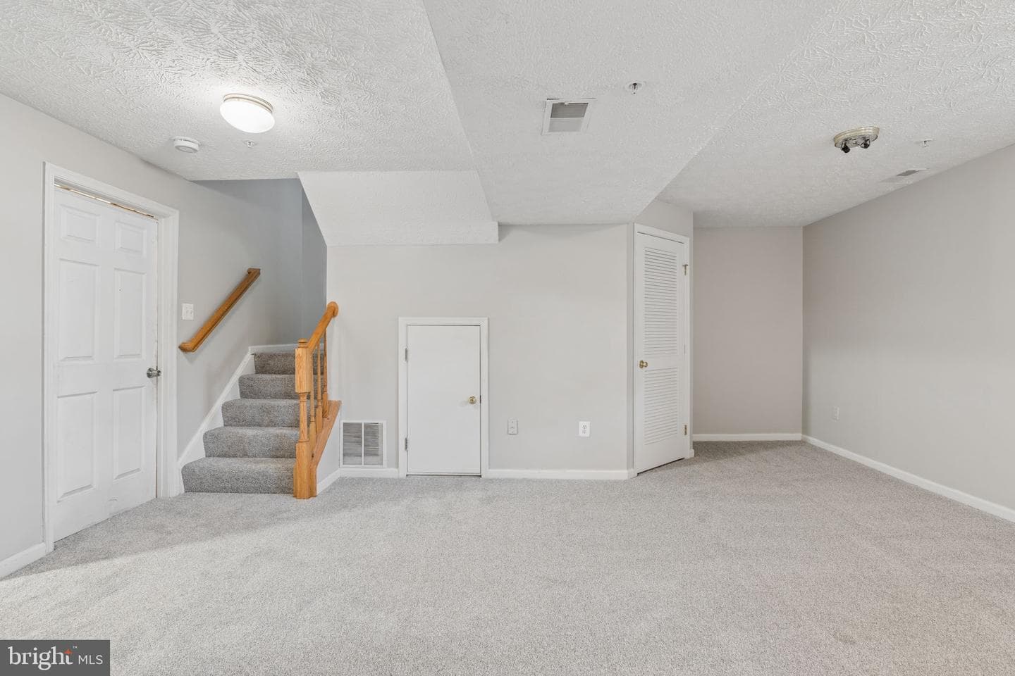 9314 Vanguard Court photo 16