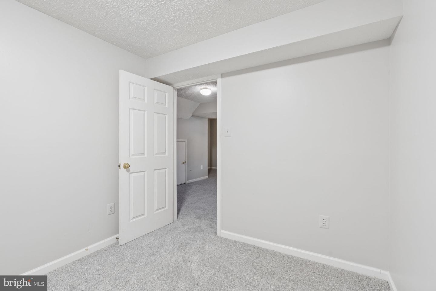 9314 Vanguard Court photo 17