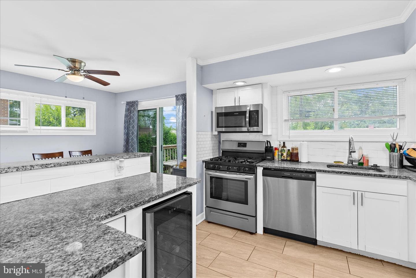 5911 Charnwood photo 5