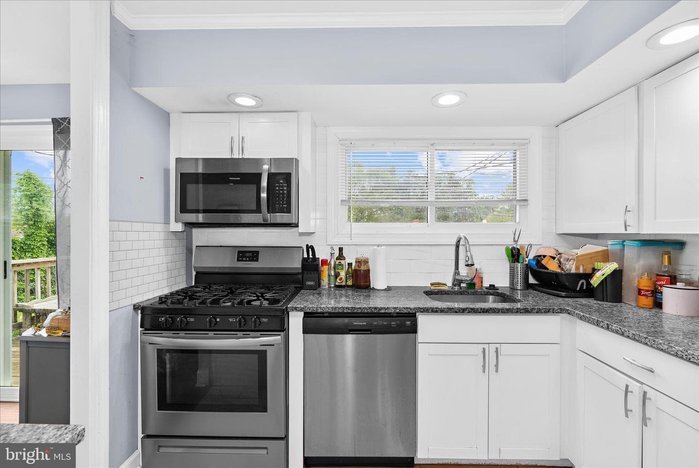 5911 Charnwood photo 7