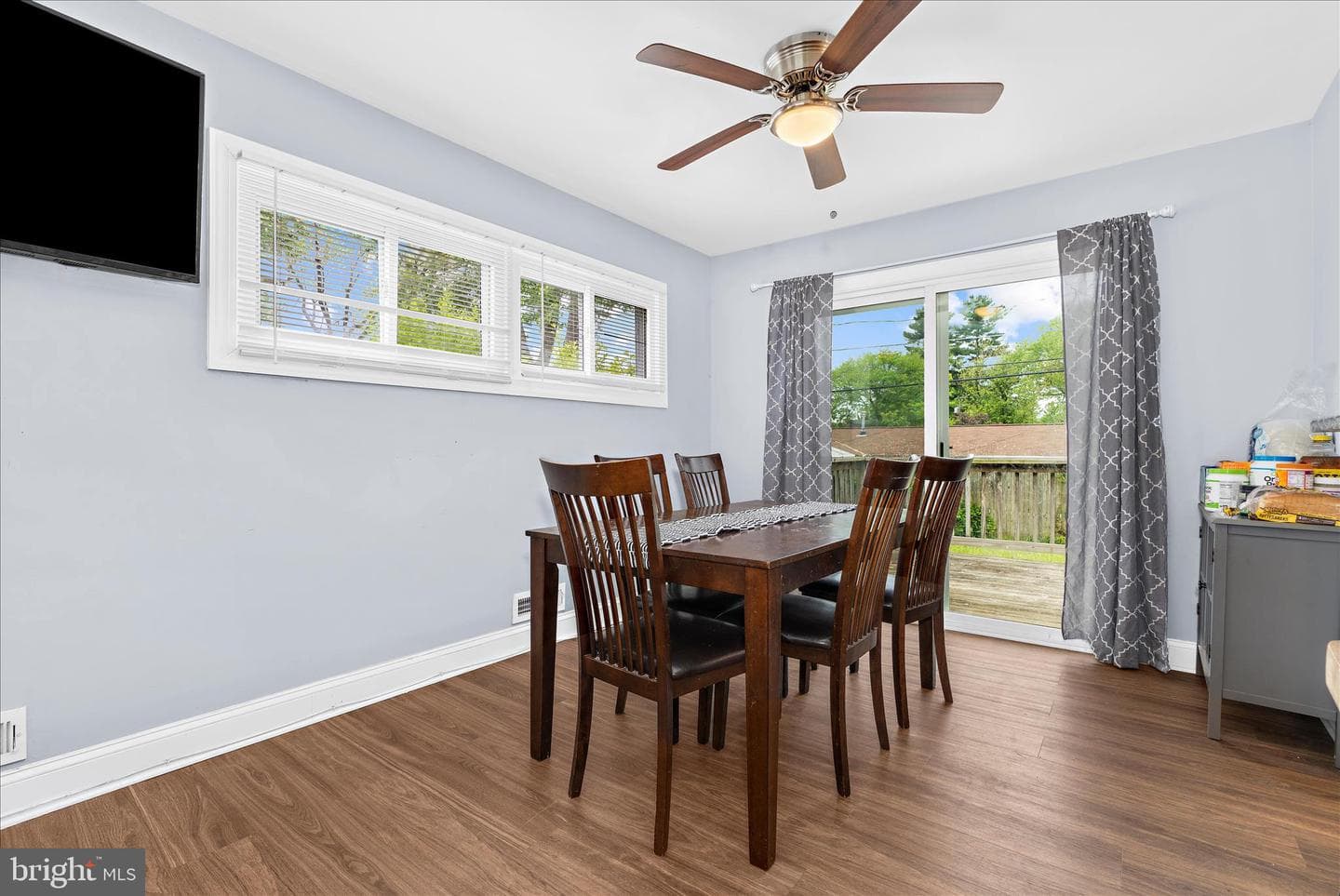 5911 Charnwood photo 9