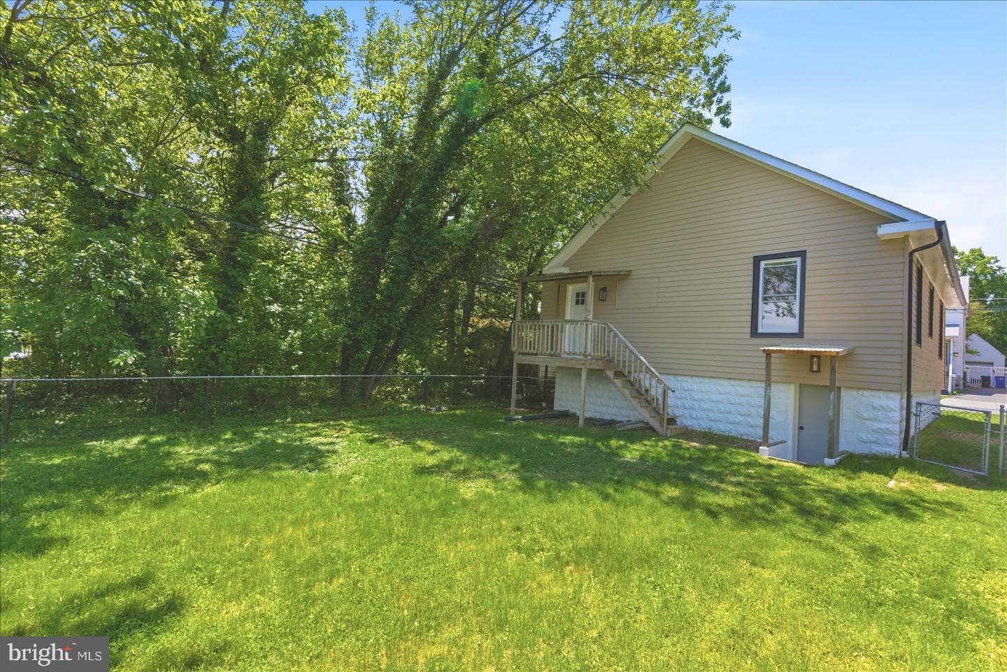 1 Glenwood Avenue photo 32