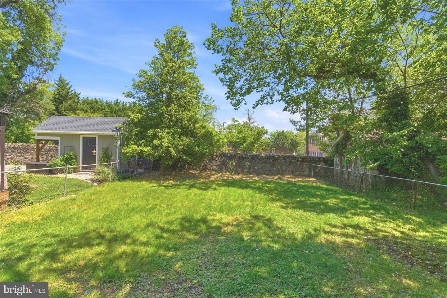1 Glenwood Avenue photo 33