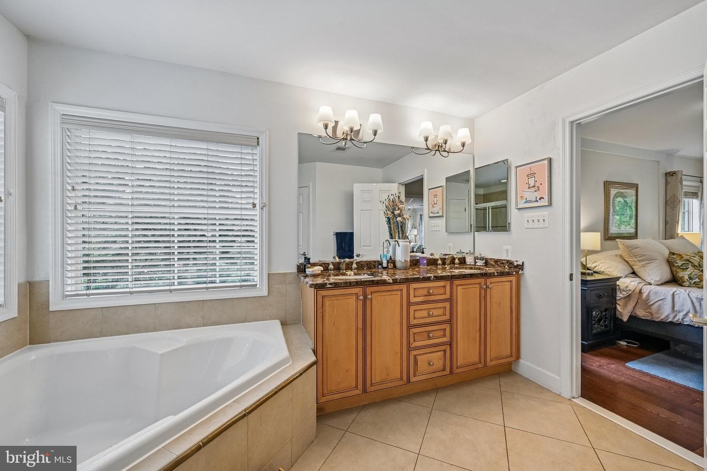 100 Newmarket Court photo 29