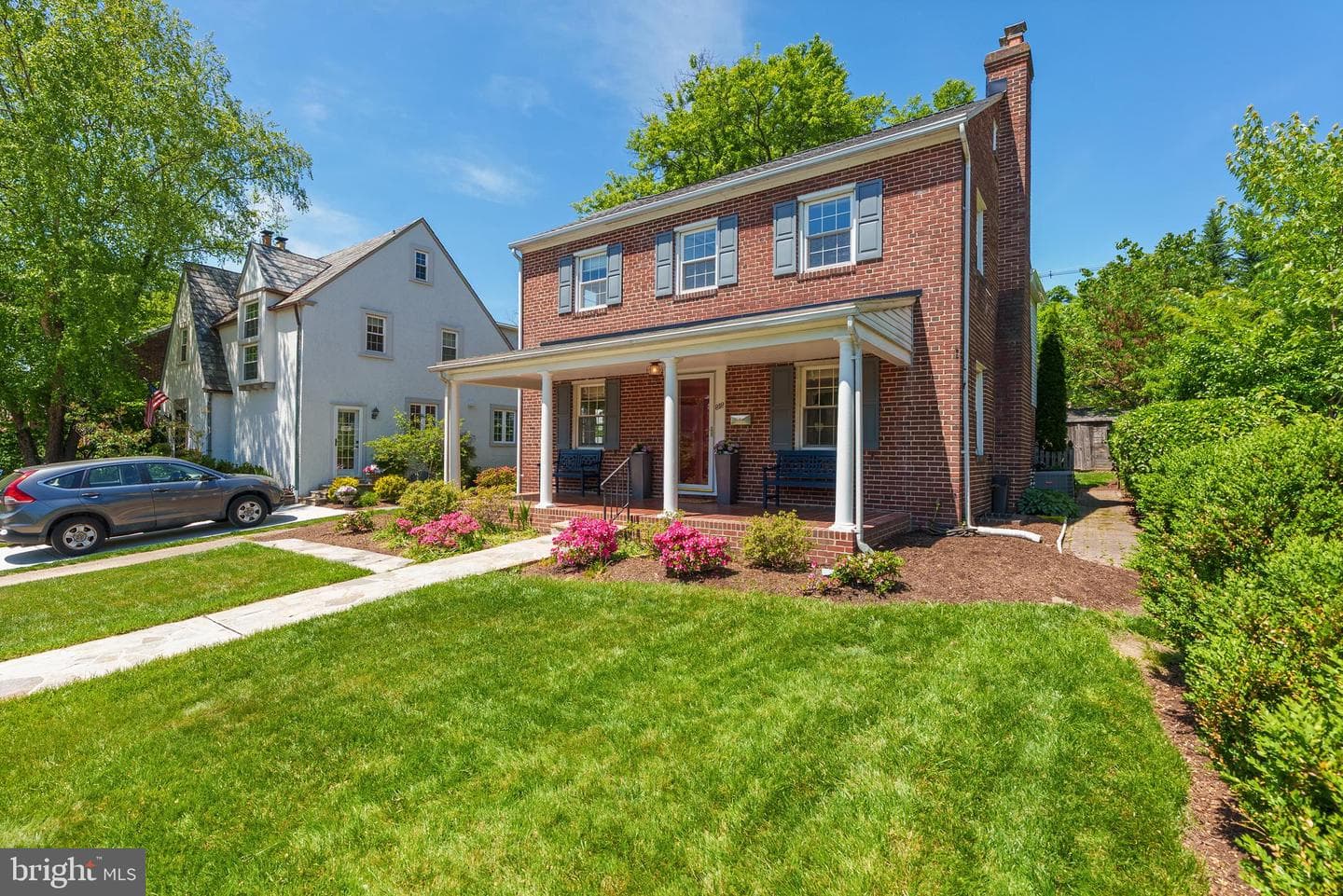 818 Kingston Road photo 36