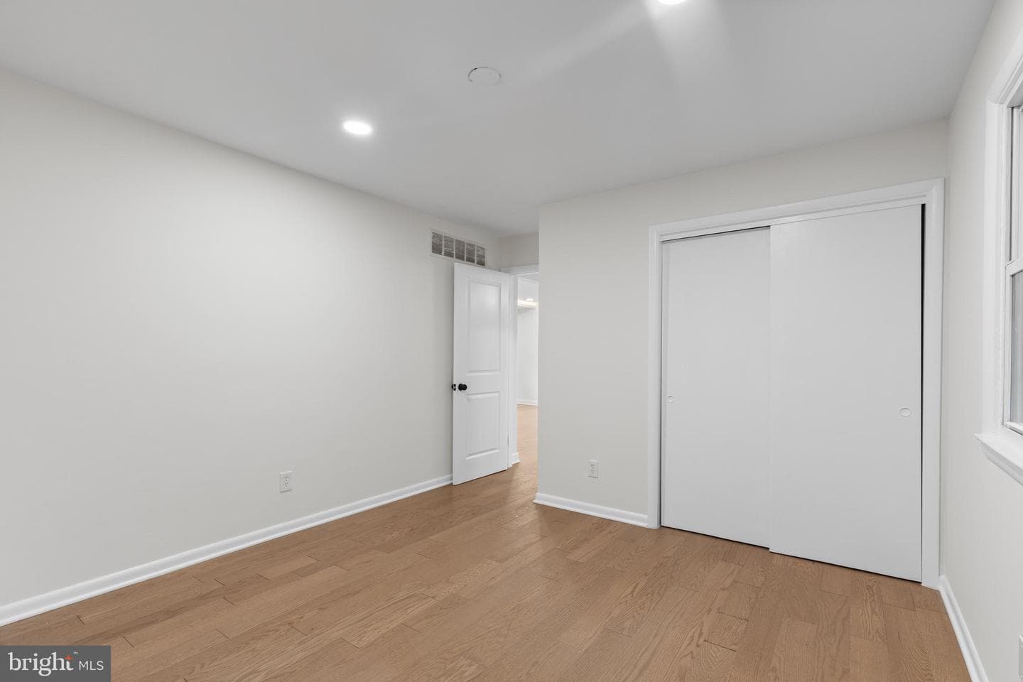 5434 Dogwood photo 18