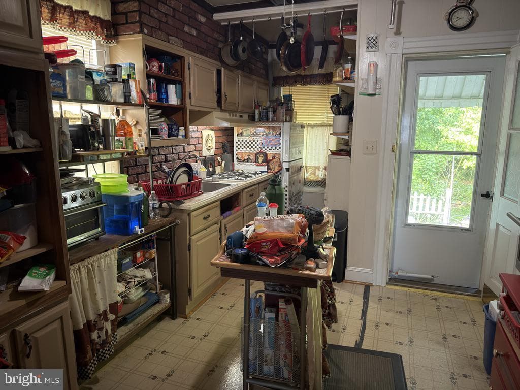 1719 Selma Avenue photo 2