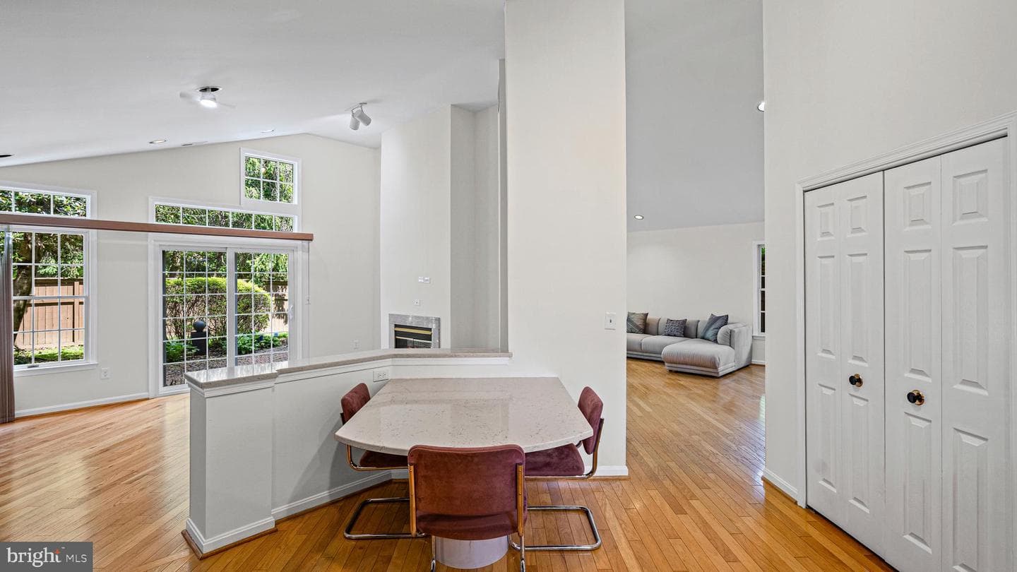 24 Stags Leap Court photo 15