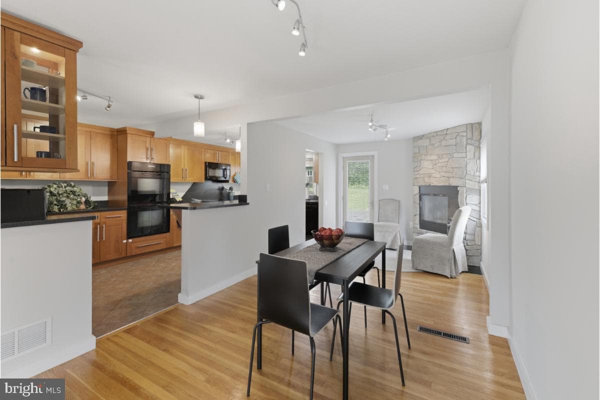 1304 Woodbridge Road photo 6