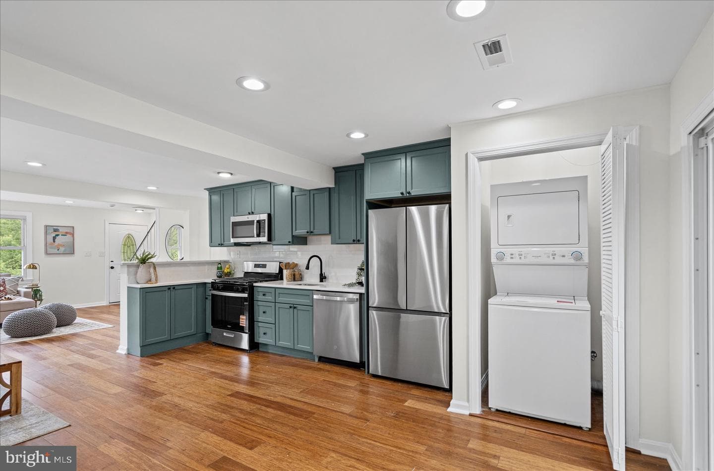 741 Leafydale Ter photo 22