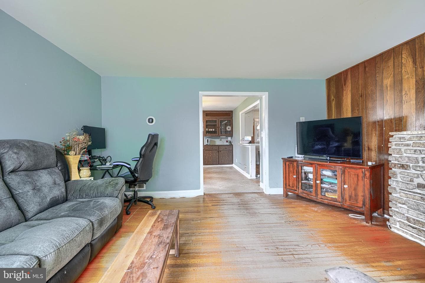 1842 Dunmere Road photo 6