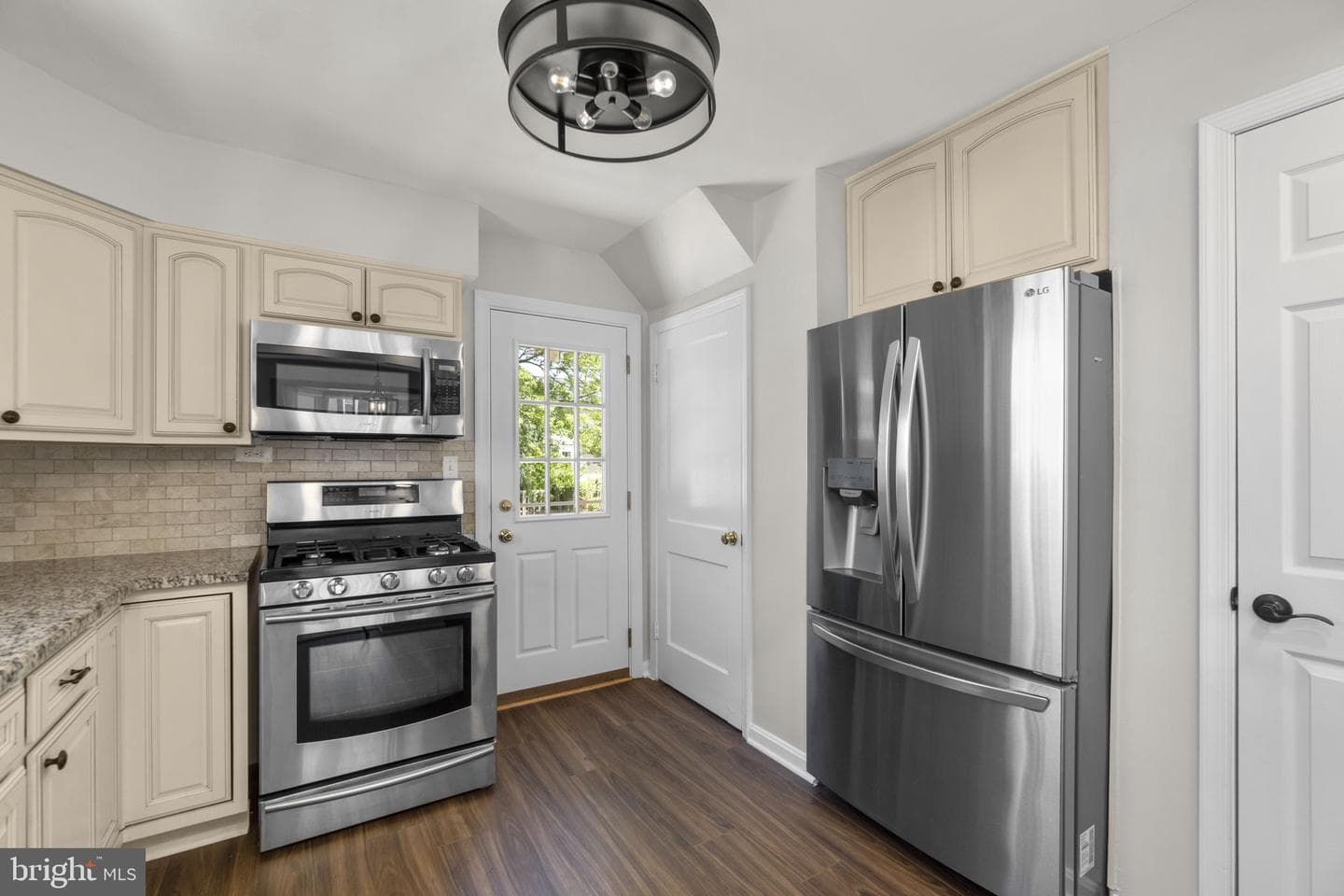 2018 Norhurst Way N photo 10