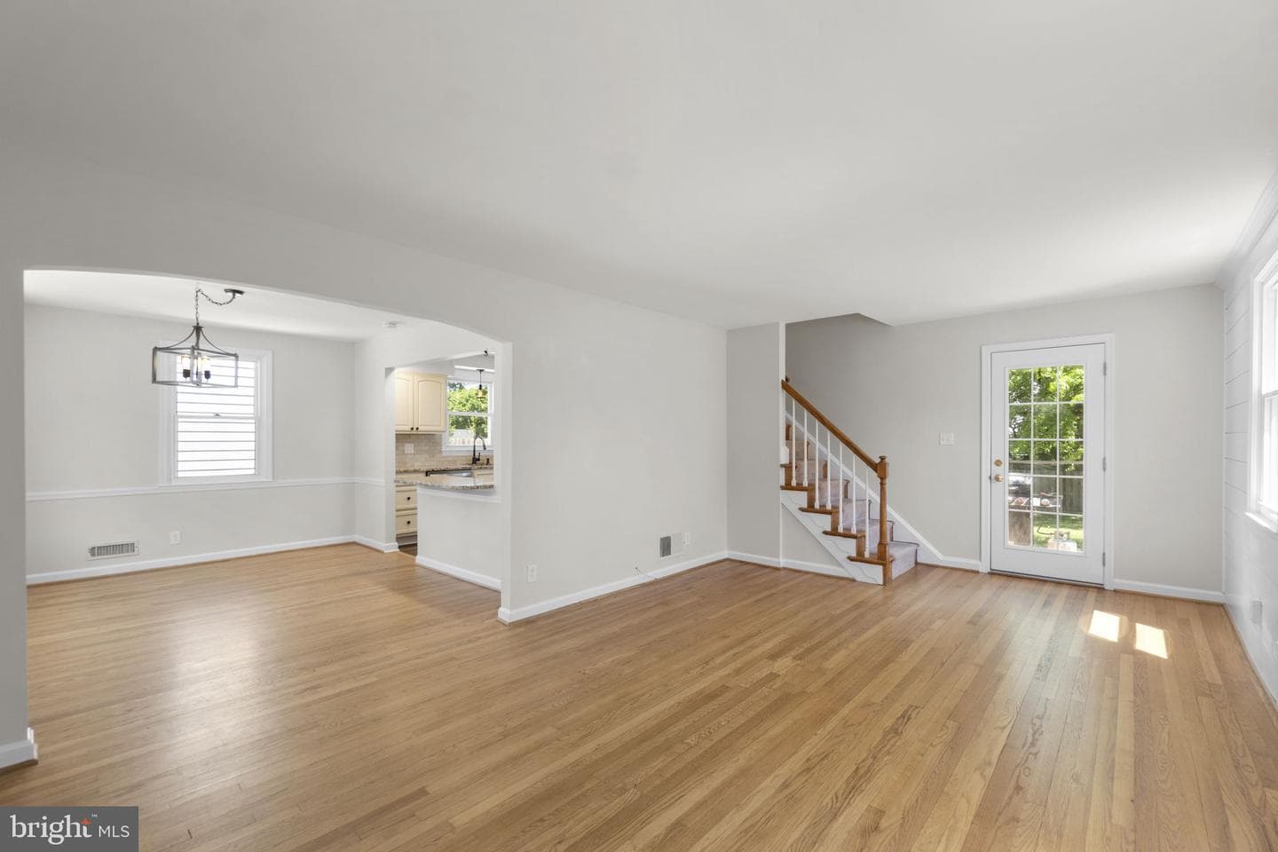 2018 Norhurst Way N photo 4