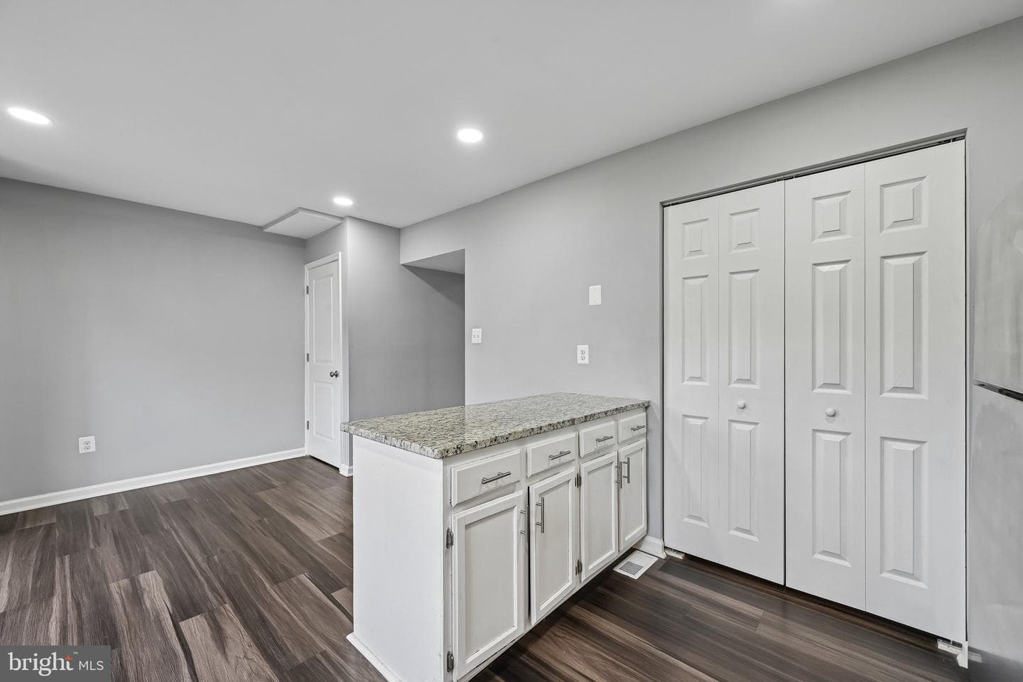 1614 Winding Brook Way photo 14