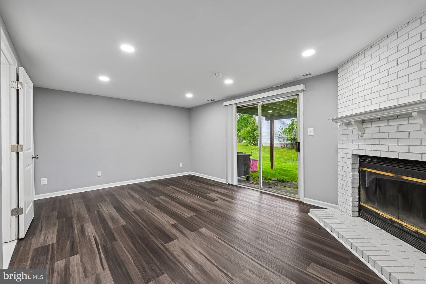 1614 Winding Brook Way photo 8