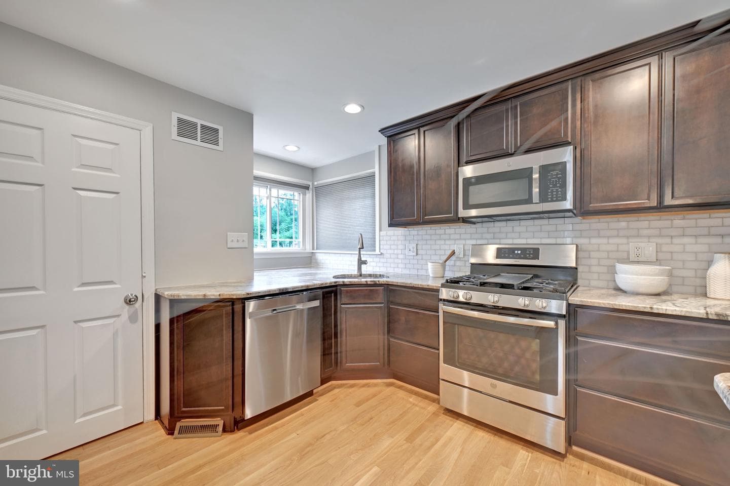 801 Judy Ln photo 5