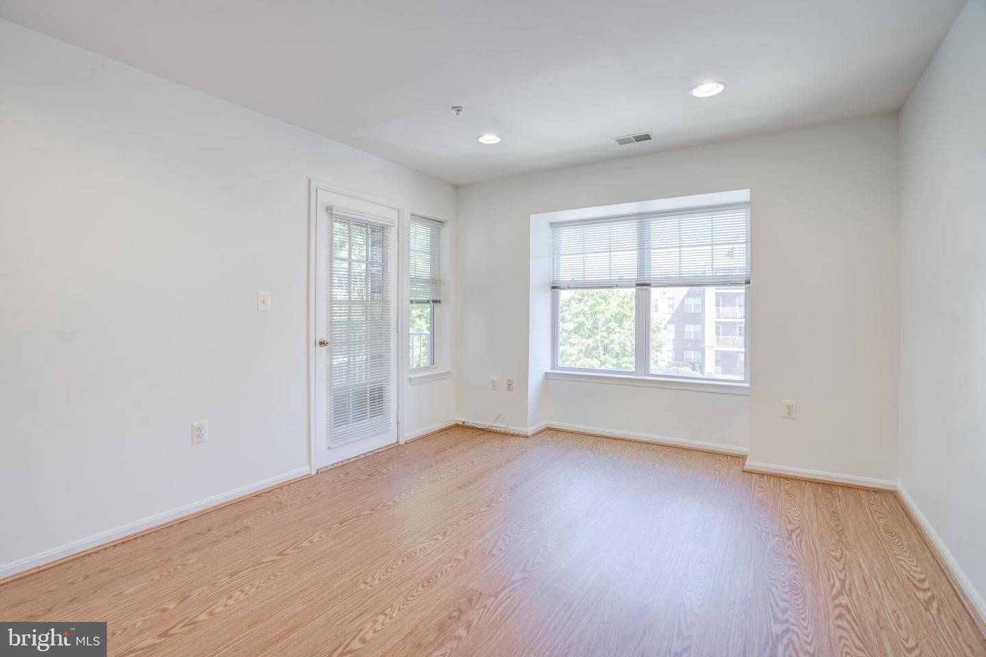 9401 Wordsworth Way #306 photo 6
