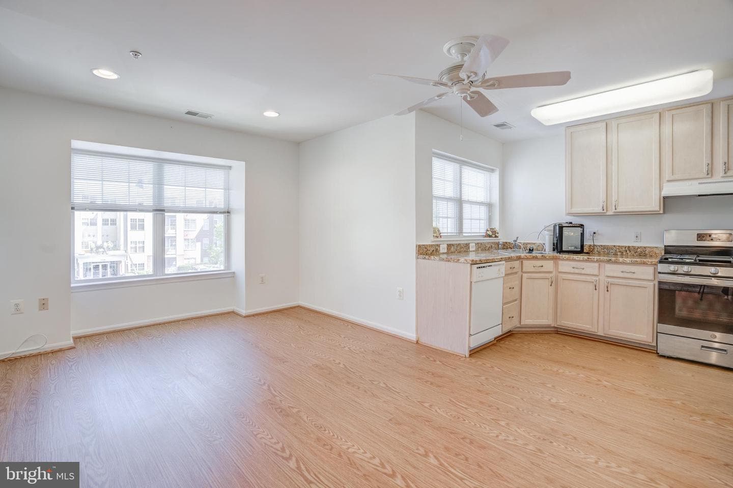 9401 Wordsworth Way #306 photo 7