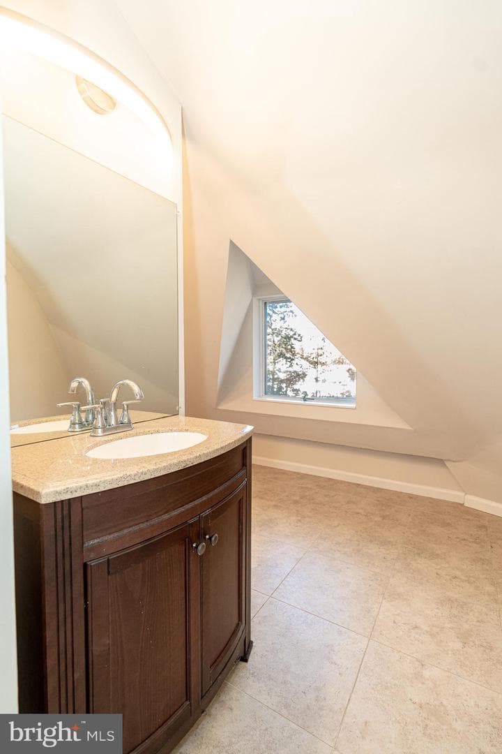 811 Cedar Avenue photo 14