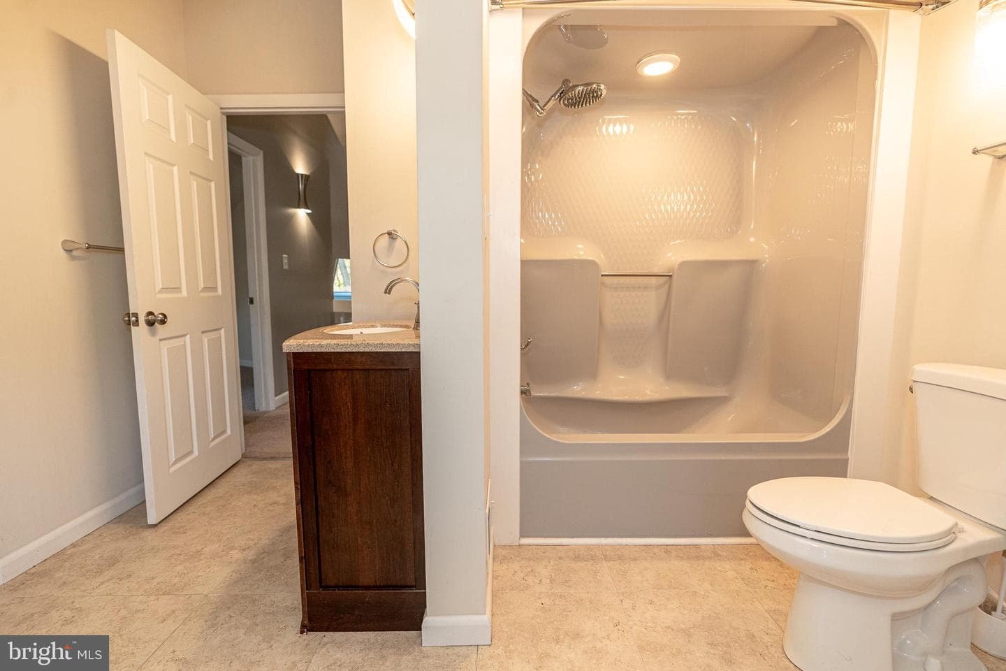 811 Cedar Avenue photo 15