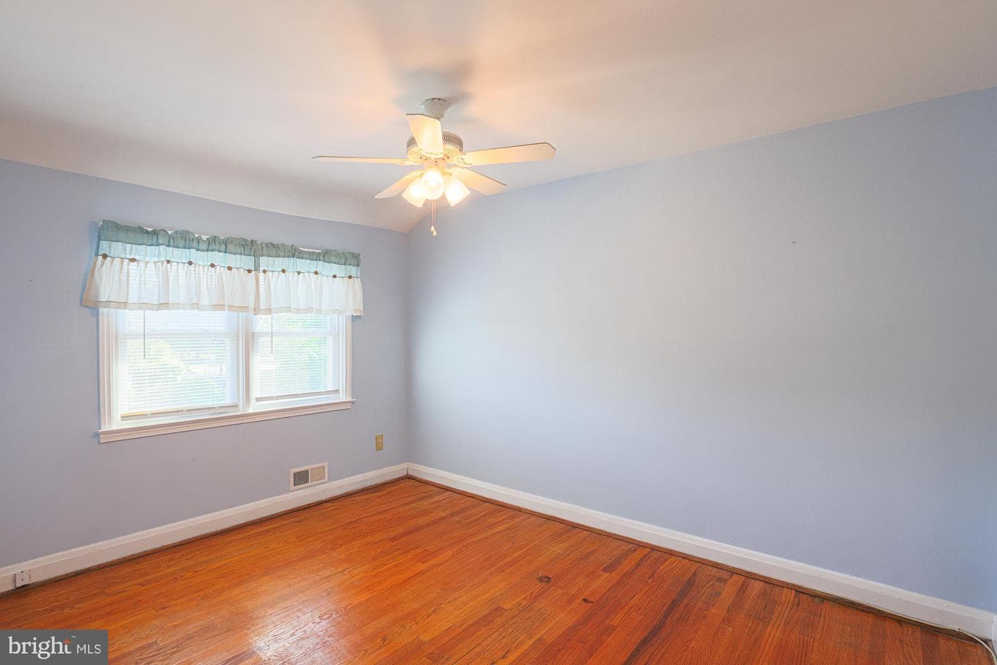 1765 White Oak Avenue photo 16