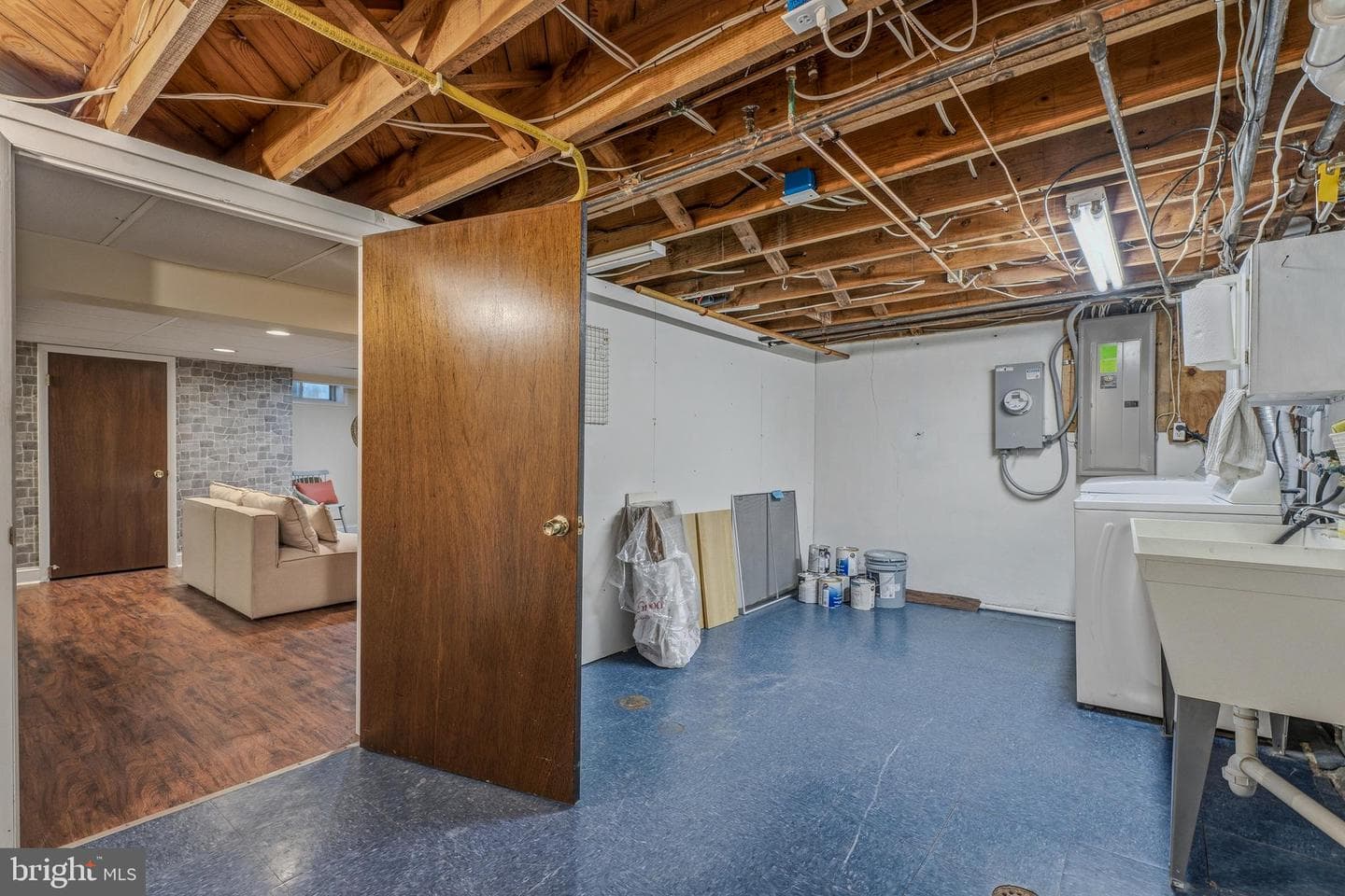 209 Burke Avenue photo 31