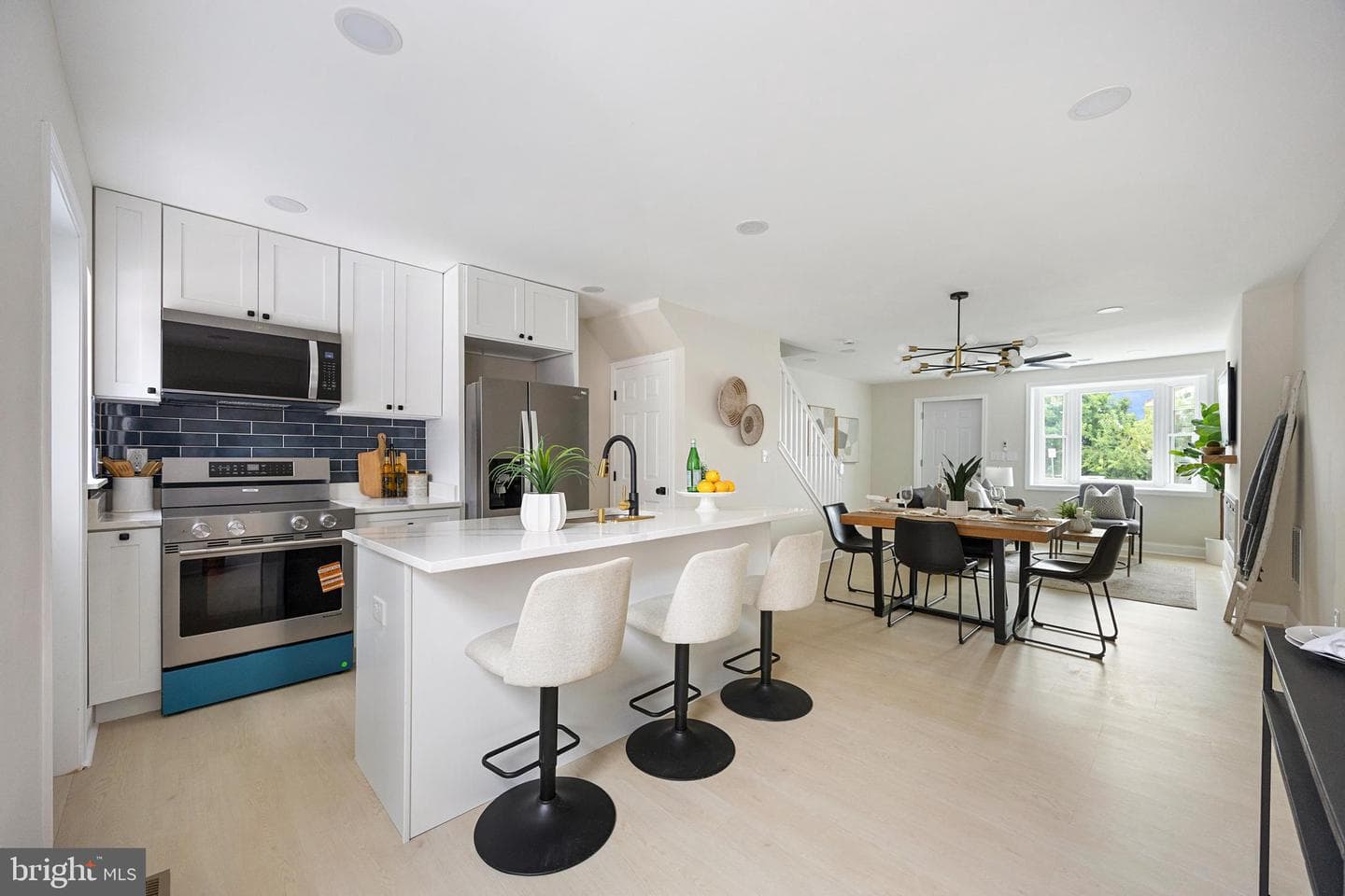 8048 Kavanagh Road photo 14