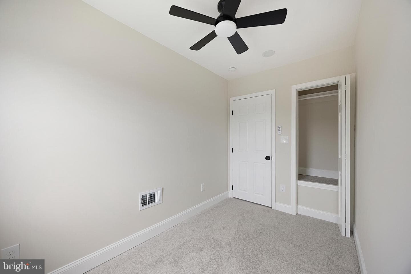 8048 Kavanagh Road photo 29